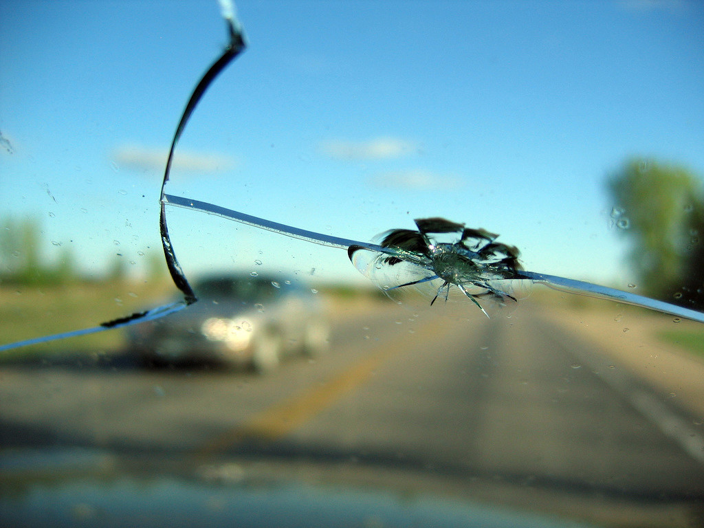 Basic Windshield Cracks and How To Repair