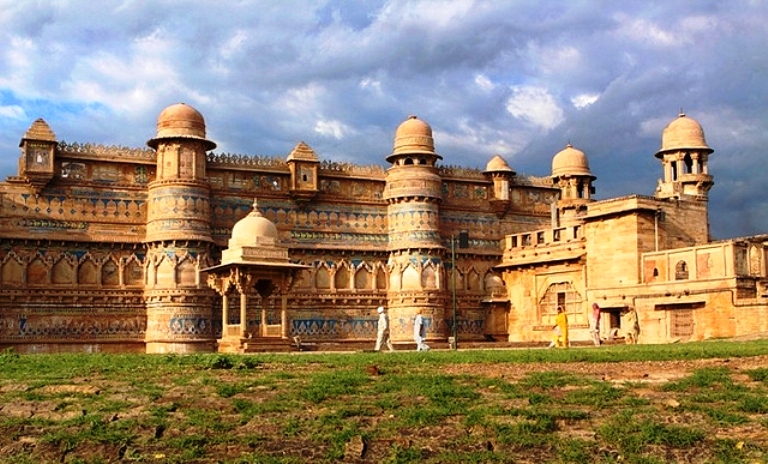Explore Magnificent Forts Of India