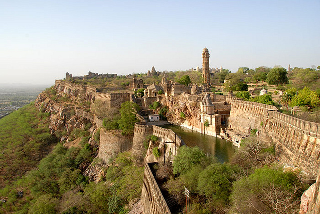 Explore Magnificent Forts Of India